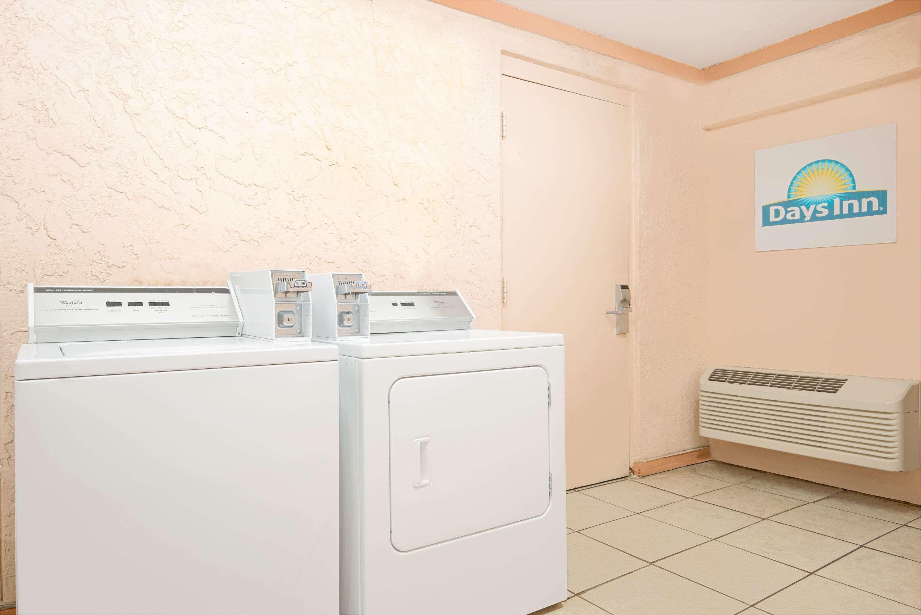 Days Inn By Wyndham Independence Dış mekan fotoğraf