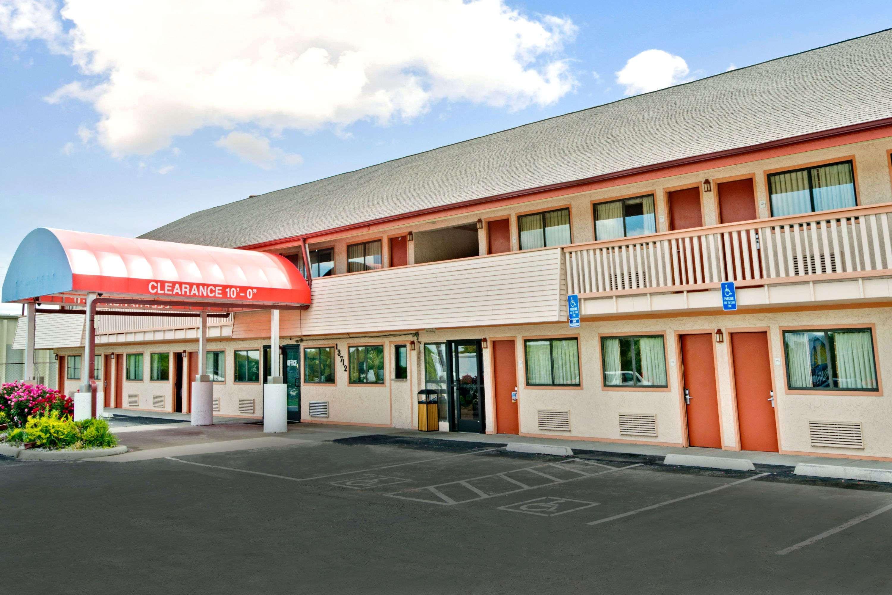 Days Inn By Wyndham Independence Dış mekan fotoğraf