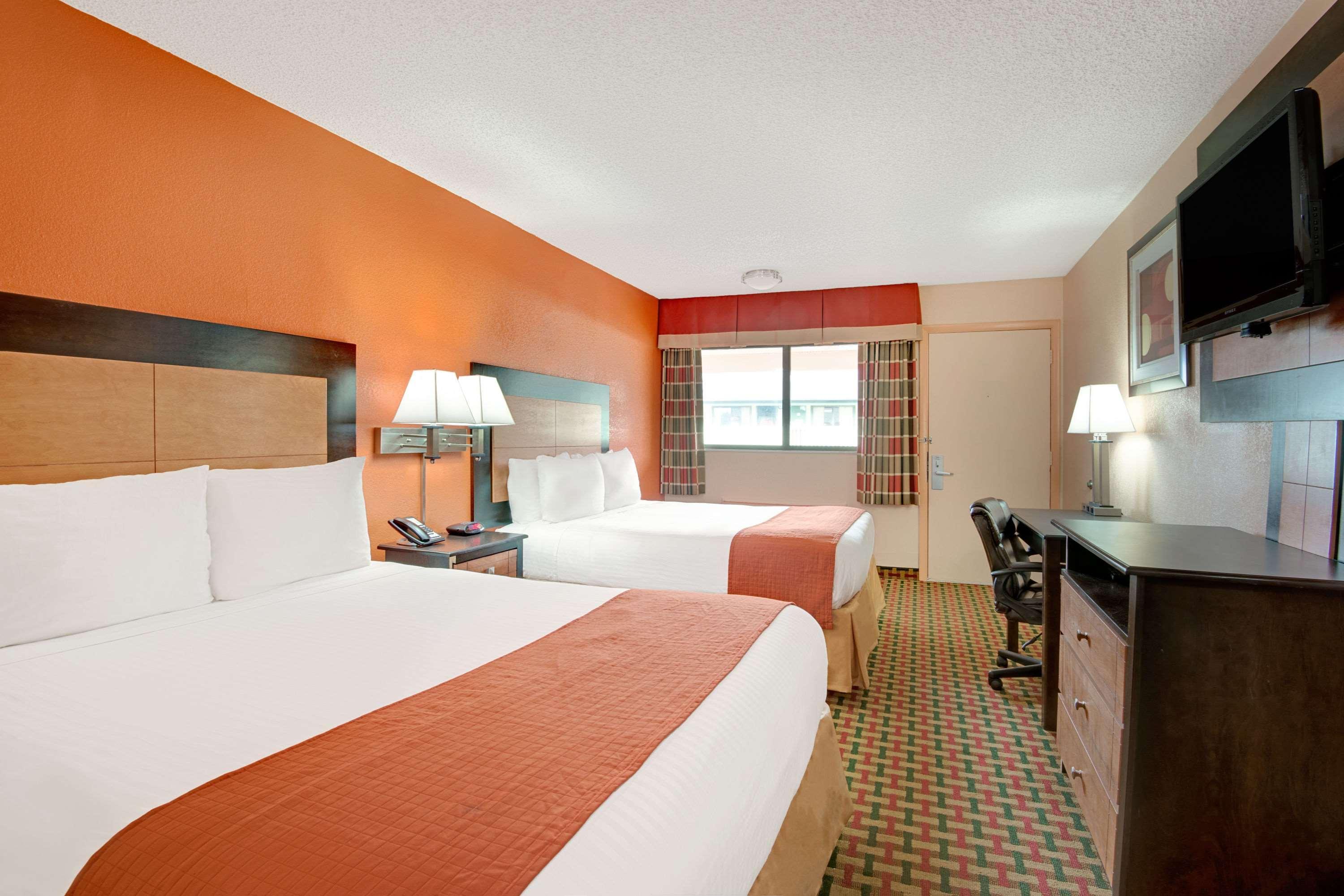 Days Inn By Wyndham Independence Dış mekan fotoğraf