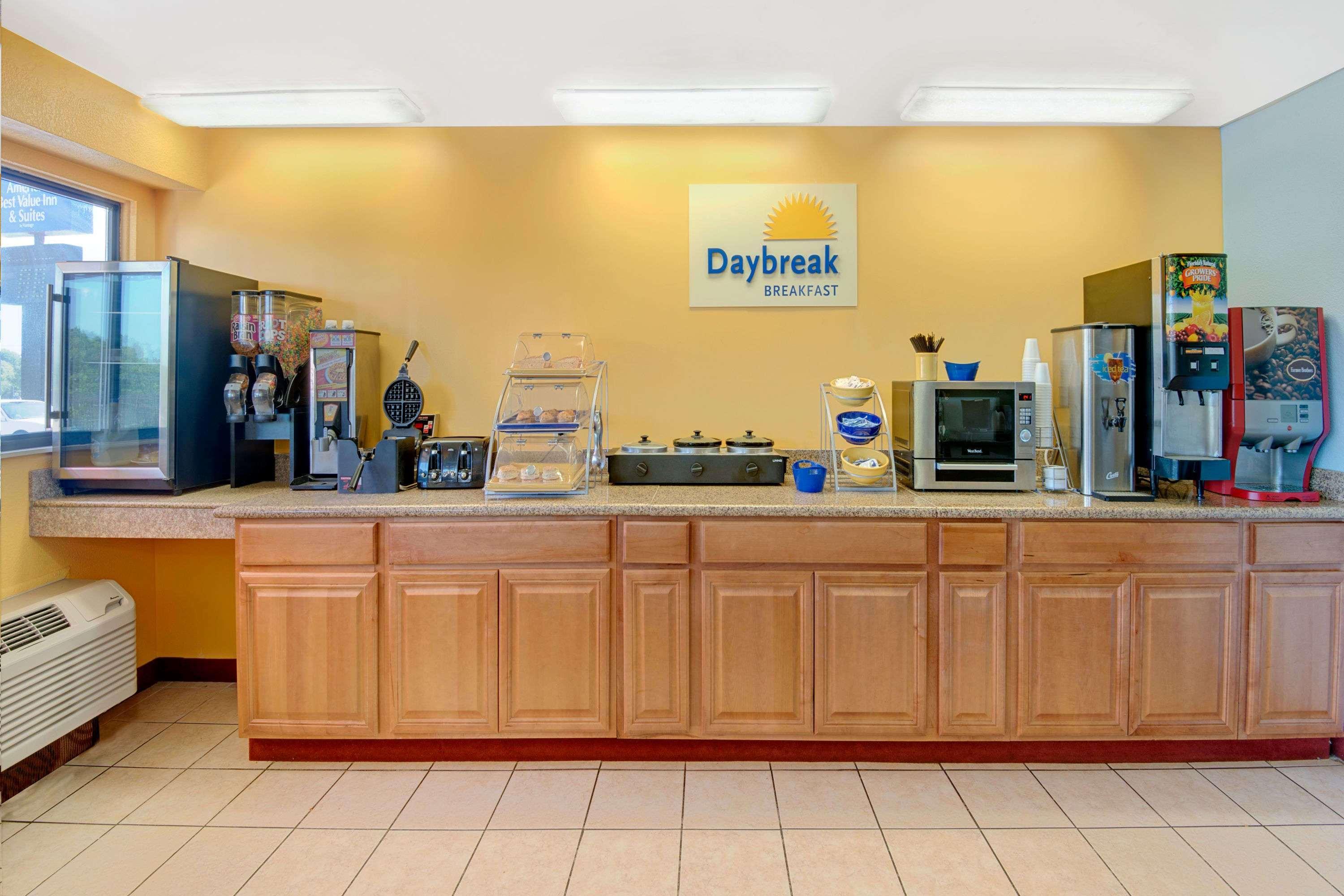 Days Inn By Wyndham Independence Dış mekan fotoğraf